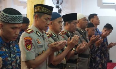 Ditpolairud Polda Jambi Salat Gaib dan Salat Istighosah buat Korban Bencana Sumatera