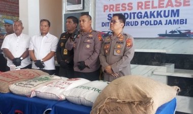 Muat Beras Ilegal, KM Sunarti Indah Ditangkap Polisi di Pesisir Timur Jambi